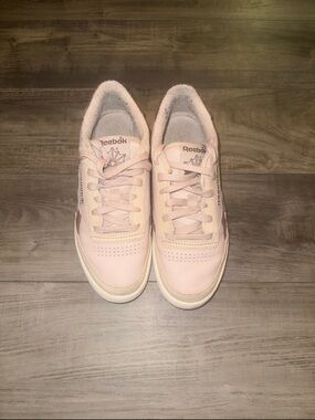 Reebok Women's Low-Top Sneakers in Pale Pink